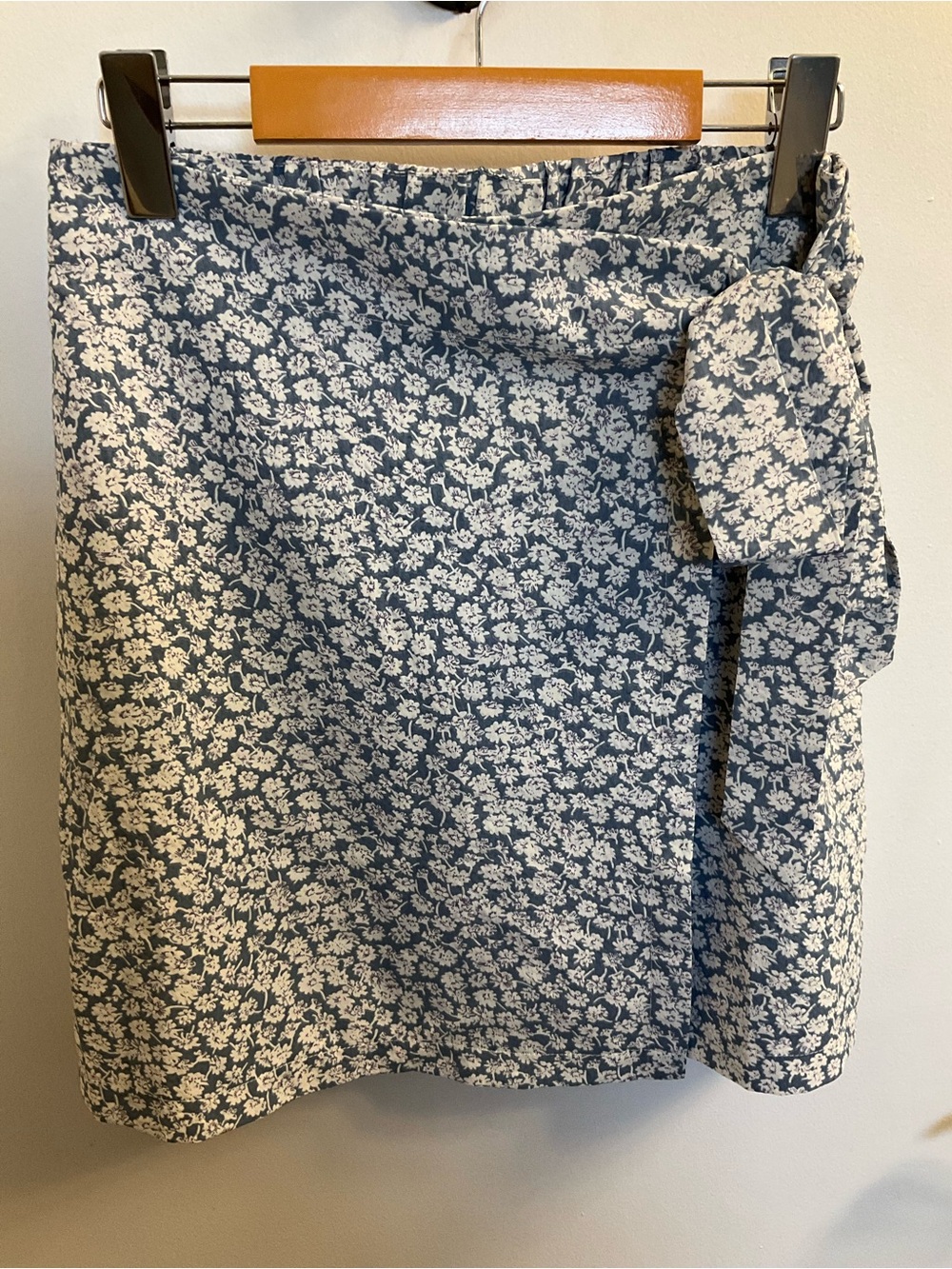 Floral Wrap Tie-Waist A-Line Skirt in Blue and White